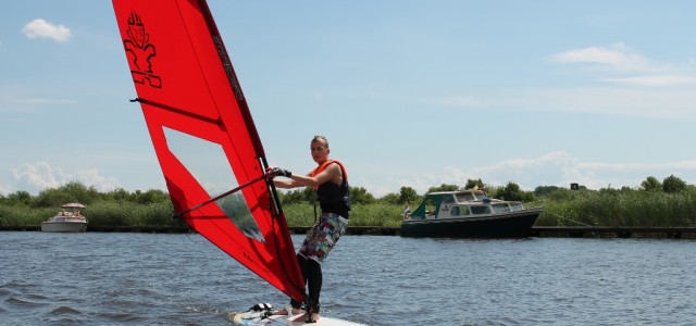   De weekendcursus word gegeven op 13/14 mei, de inschrijving is geopend. De weekend cursus is voor jong en oud en behandelt de basis van het windsurfen, het vertrekken vanaf […]